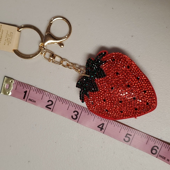 Strawberry 🍓 design rhinestone covered goldtone puffy keychain•NWT - Picture 3 of 16
